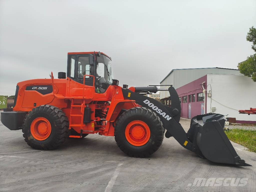 Doosan DL 505 轮式装载机