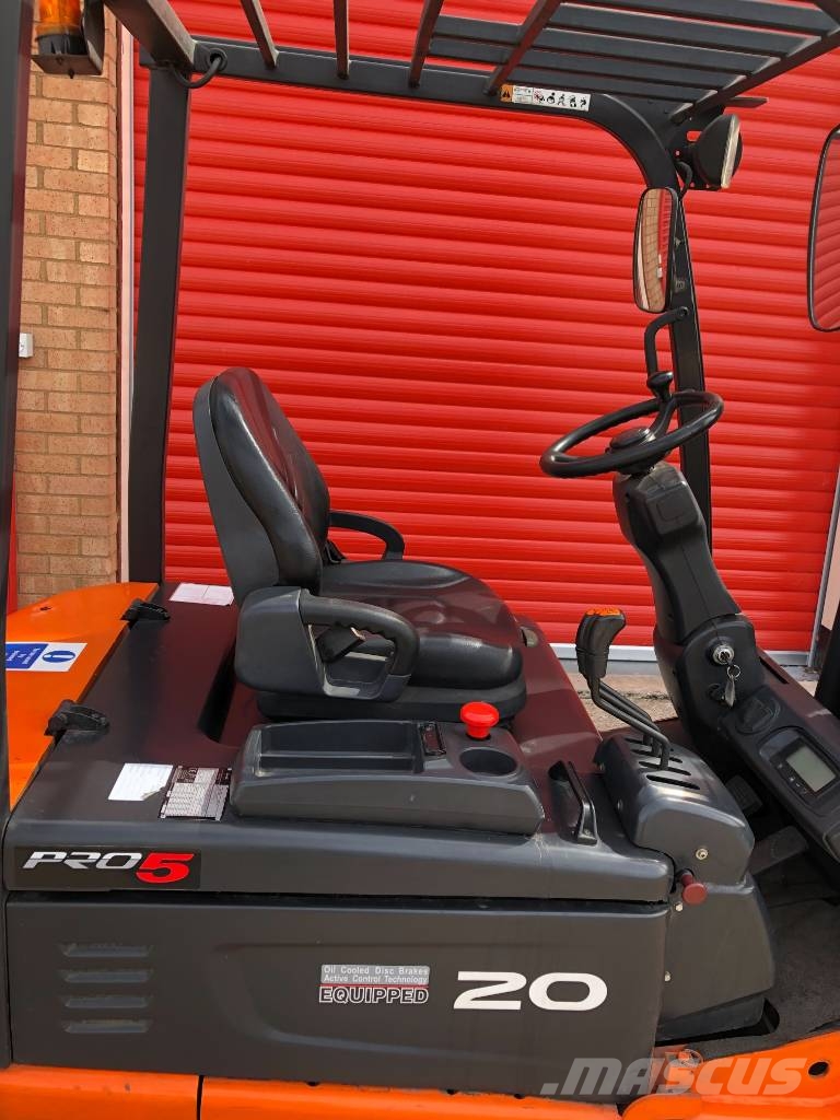 Doosan B20X-5 شاحنات ذات رافعات شوكية تعمل بالكهرباء