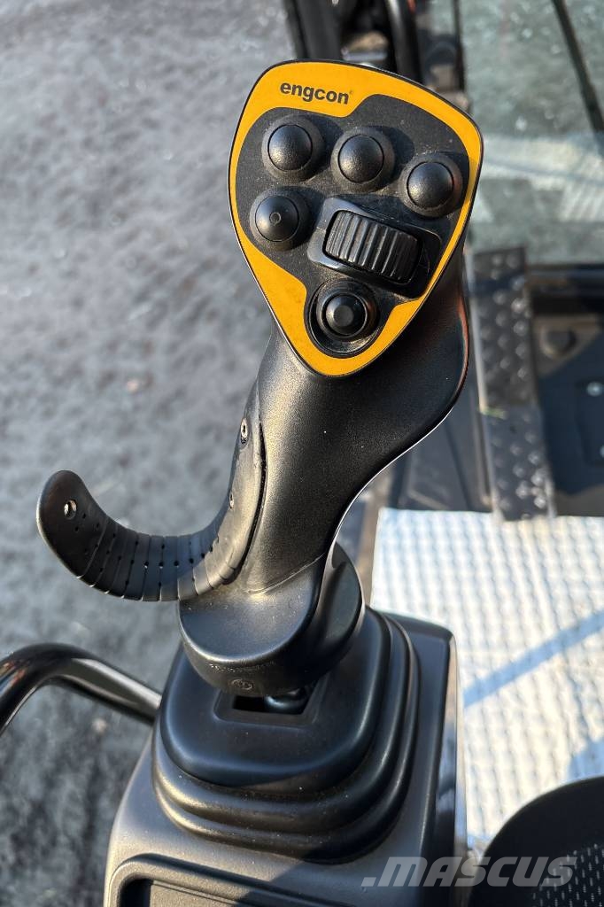 Atlas 160W, Endast 1210h, Mörevagn och 6 Redskap Mobilbagger