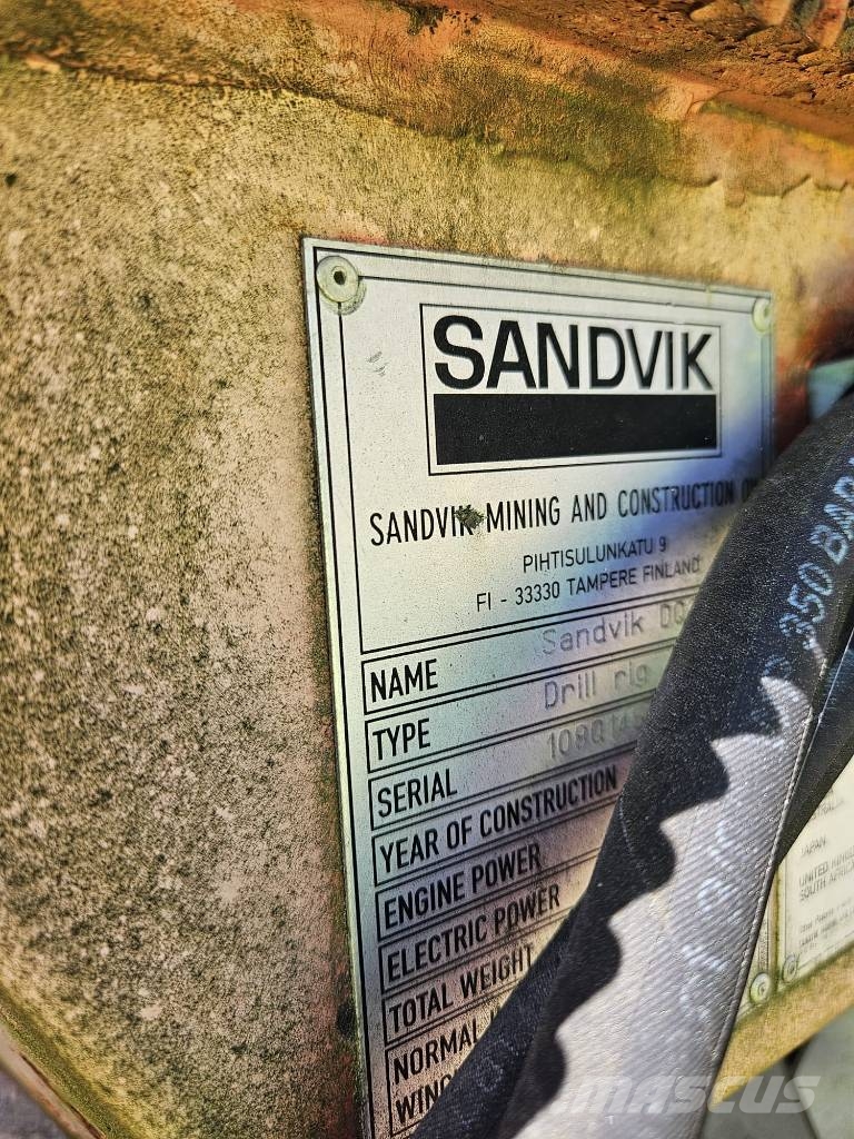 Sandvik DQ 240 ja Komatsu PW 180-7K Overfladeboreudstyr / Borerigge