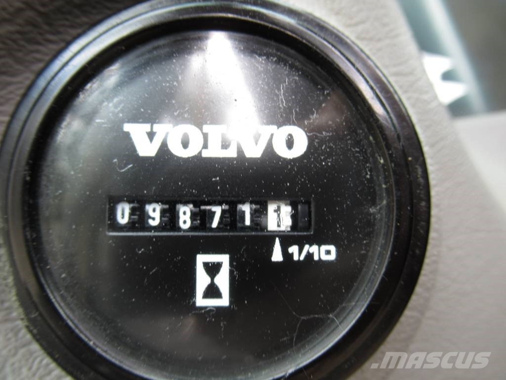 Volvo EC300DL PYÖRITTÄJÄLLÄ 履带挖掘机