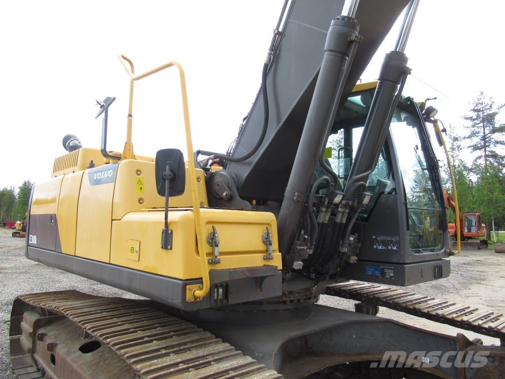 Volvo EC300DL PYÖRITTÄJÄLLÄ 履带挖掘机