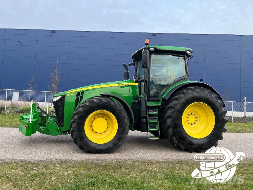 John Deere 8370R - AP 50km/u Nieuwe Nokian soil KING Banden Traktorok