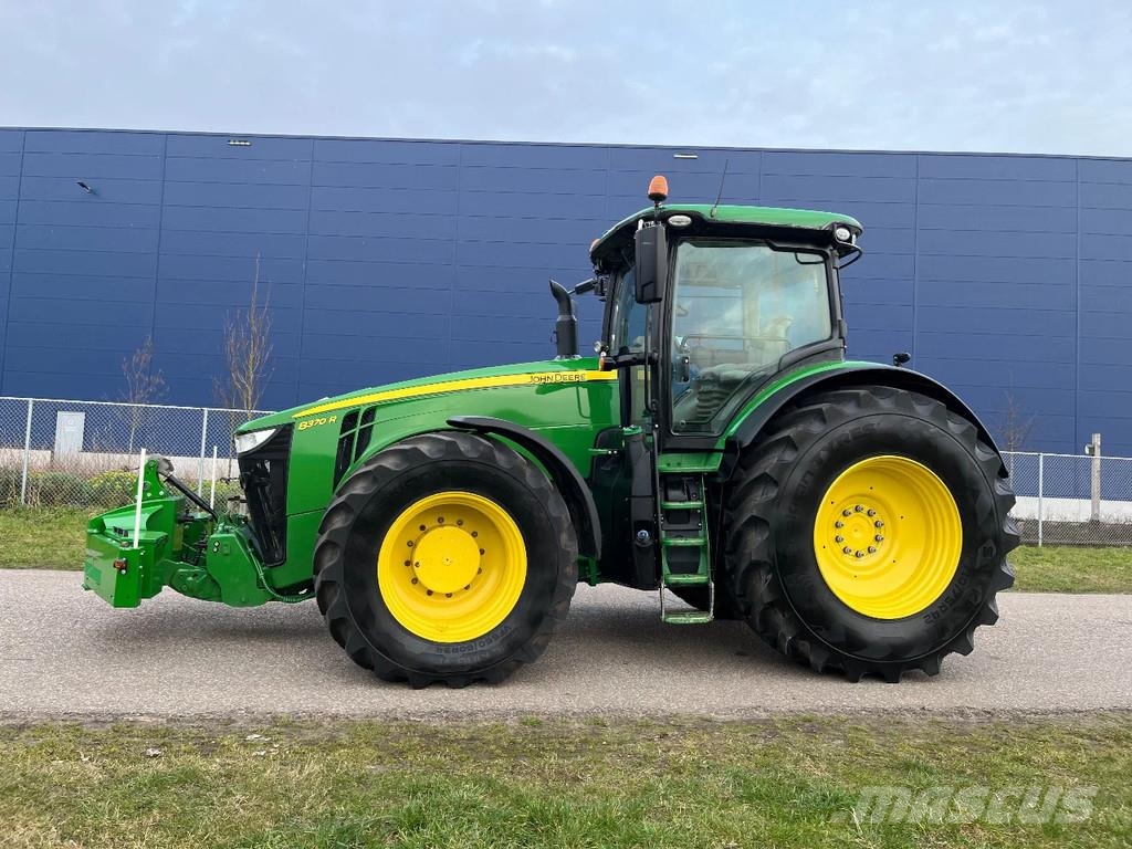 John Deere 8370R - AP 50km/u Nieuwe Nokian soil KING Banden Tractors