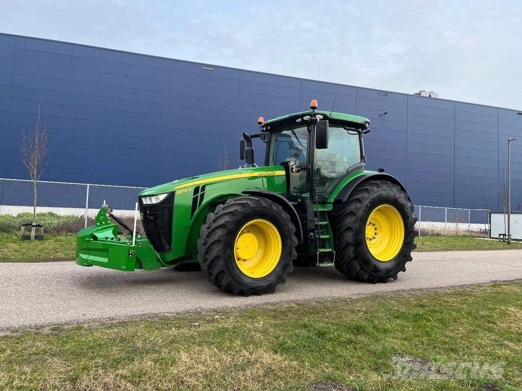 John Deere 8370R - AP 50km/u Nieuwe Nokian soil KING Banden Tractors