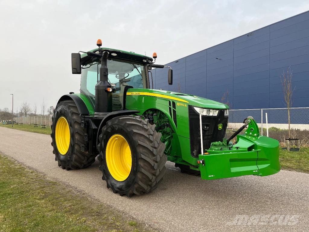 John Deere 8370R - AP 50km/u Nieuwe Nokian soil KING Banden Tractors