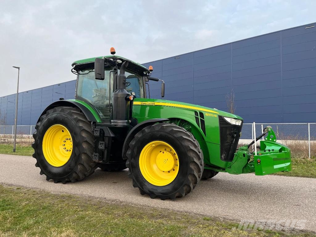 John Deere 8370R - AP 50km/u Nieuwe Nokian soil KING Banden Traktorok