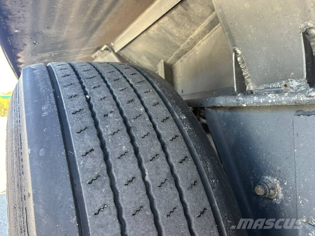 Kässbohrer STB 43m³ PETROL Semirremolques cisterna