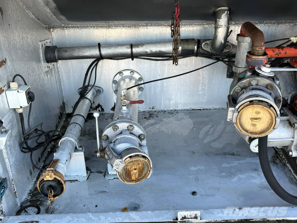 Kässbohrer STB 43m³ PETROL Semirremolques cisterna