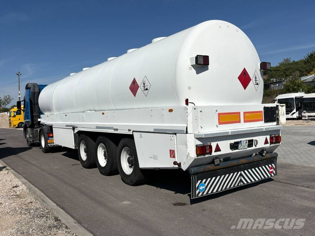 Kässbohrer STB 43m³ PETROL Semirremolques cisterna