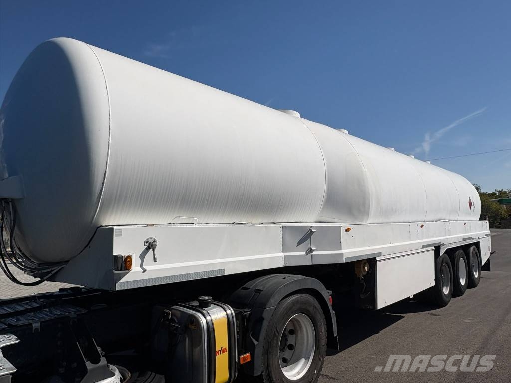 Kässbohrer STB 43m³ PETROL Semirremolques cisterna