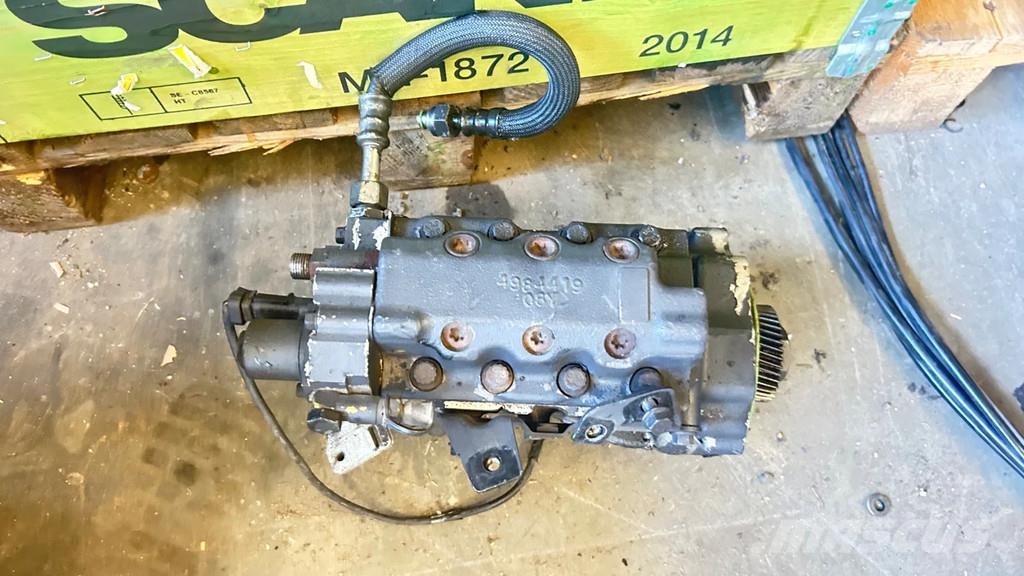 Scania Fuel pump 2358758 Motorji