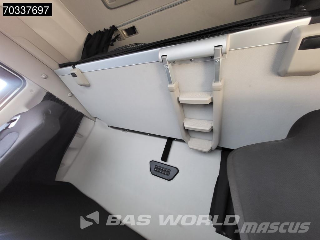 Iveco S-Way 460 4X2 Mega 2x Tanks Standklima Navi ACC Vlačilci