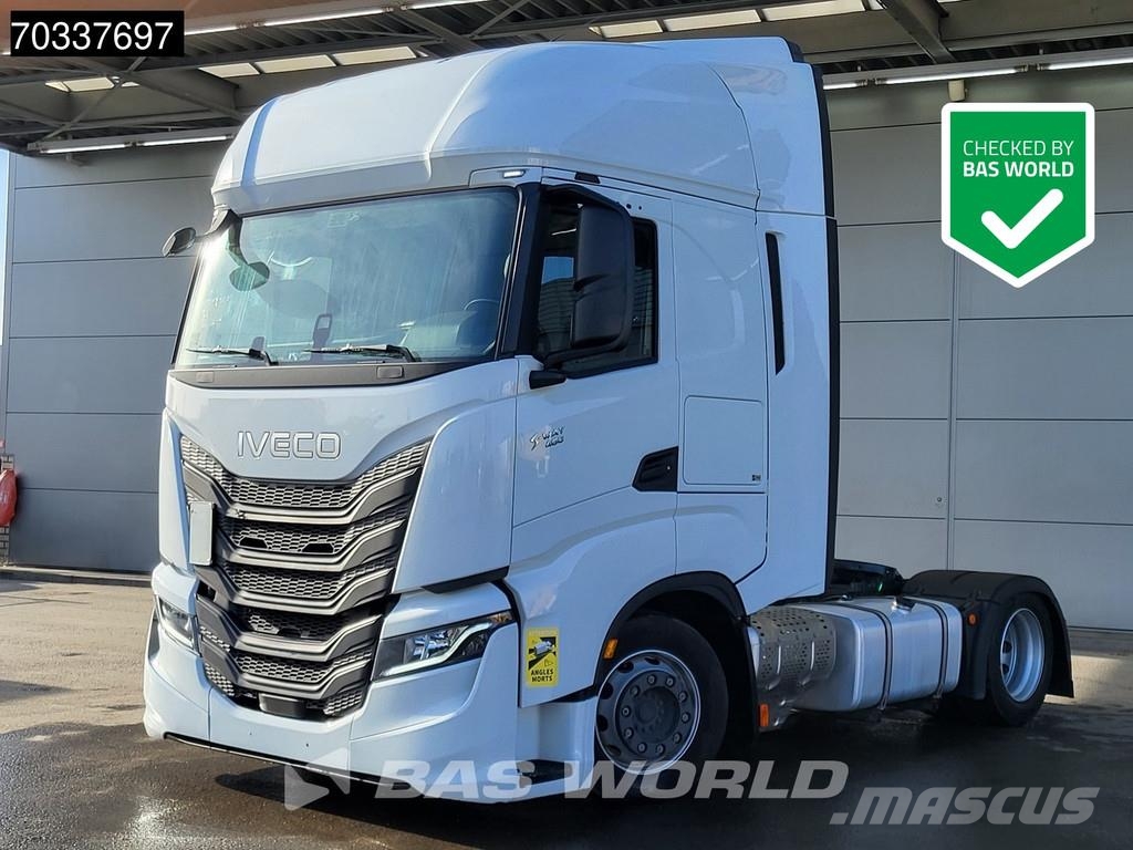 Iveco S-Way 460 4X2 Mega 2x Tanks Standklima Navi ACC Vlačilci