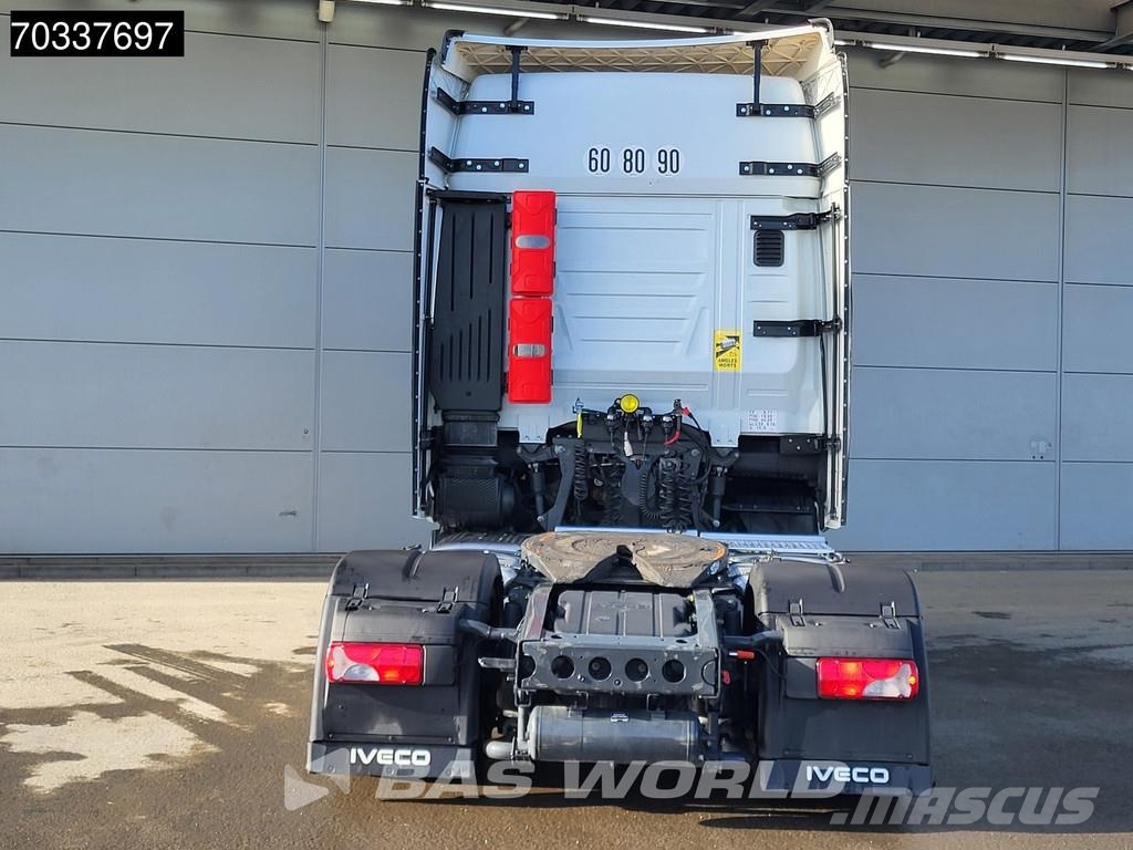 Iveco S-Way 460 4X2 Mega 2x Tanks Standklima Navi ACC Vlačilci