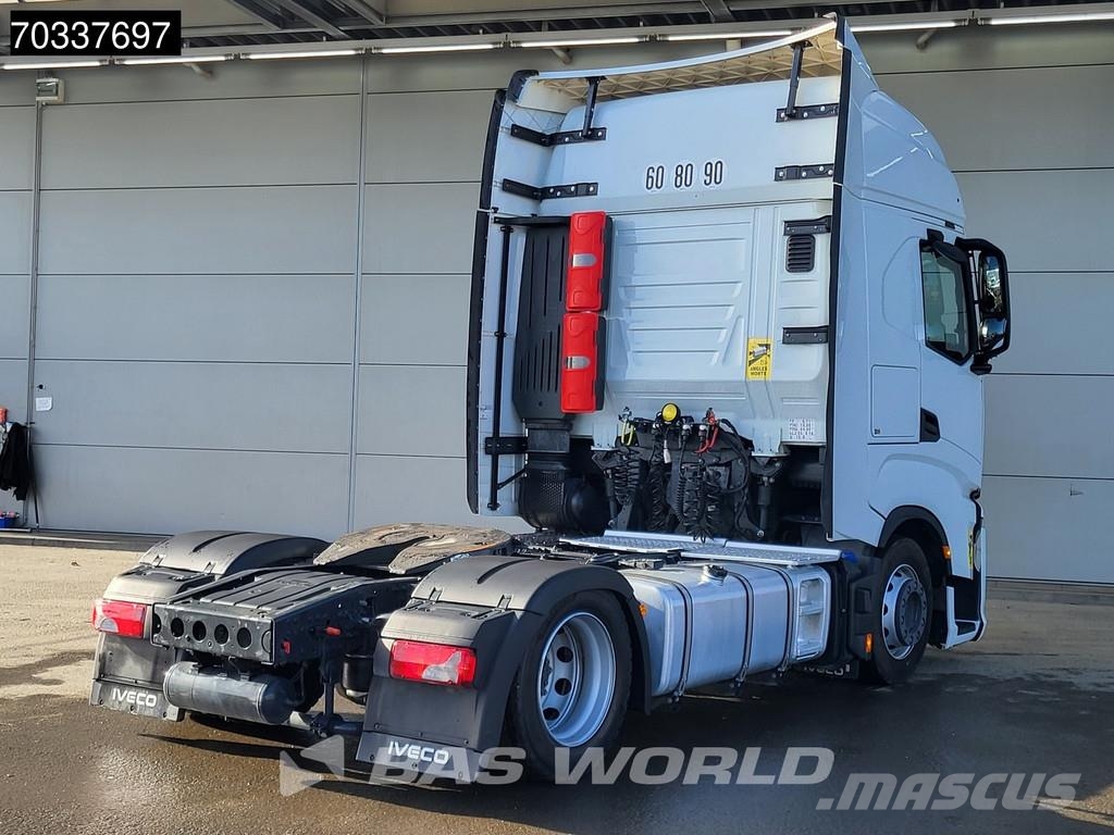 Iveco S-Way 460 4X2 Mega 2x Tanks Standklima Navi ACC Vlačilci