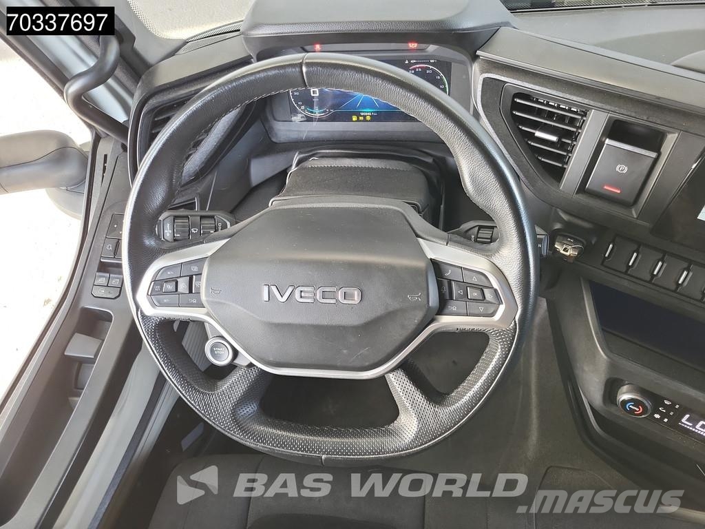 Iveco S-Way 460 4X2 Mega 2x Tanks Standklima Navi ACC Vlačilci