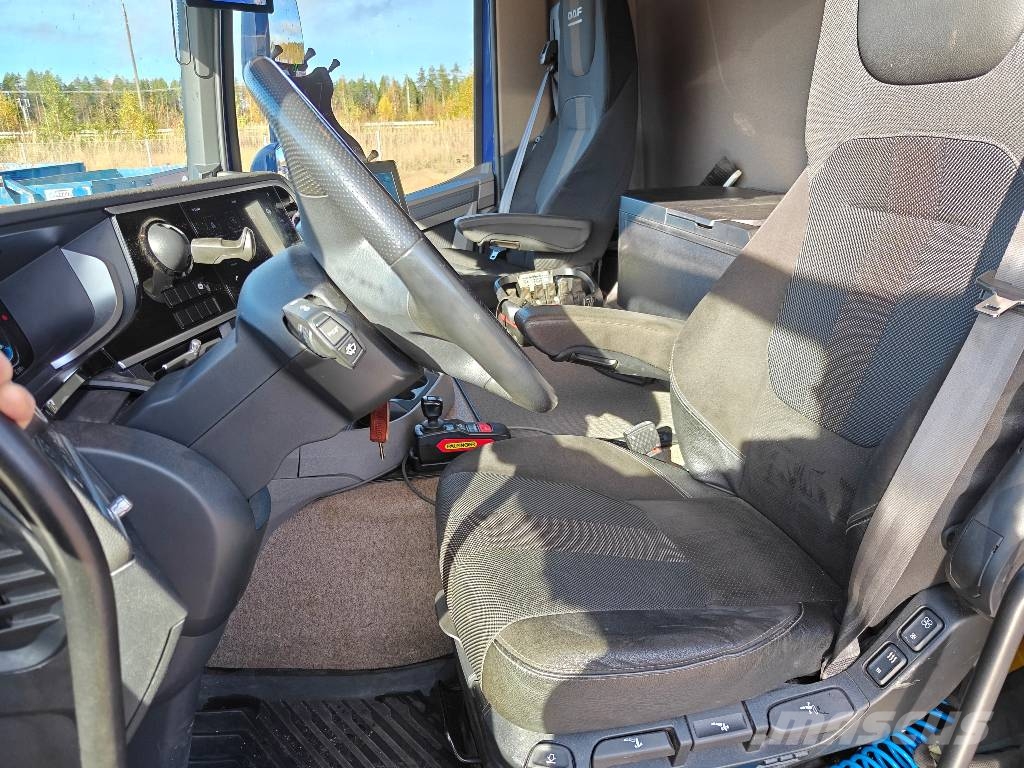 DAF XD 450 FAN Kamioni sa kranom