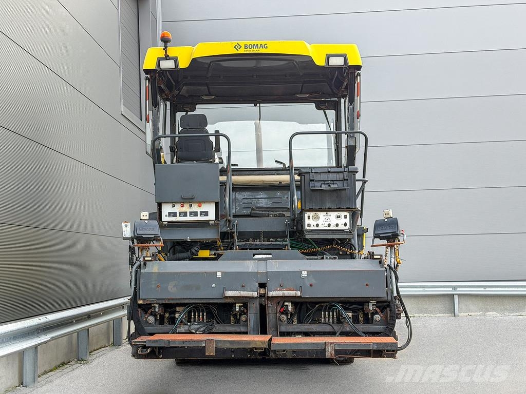 Bomag BF 700 C-2 Strassenfertiger