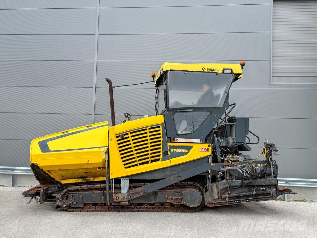 Bomag BF 700 C-2 Strassenfertiger