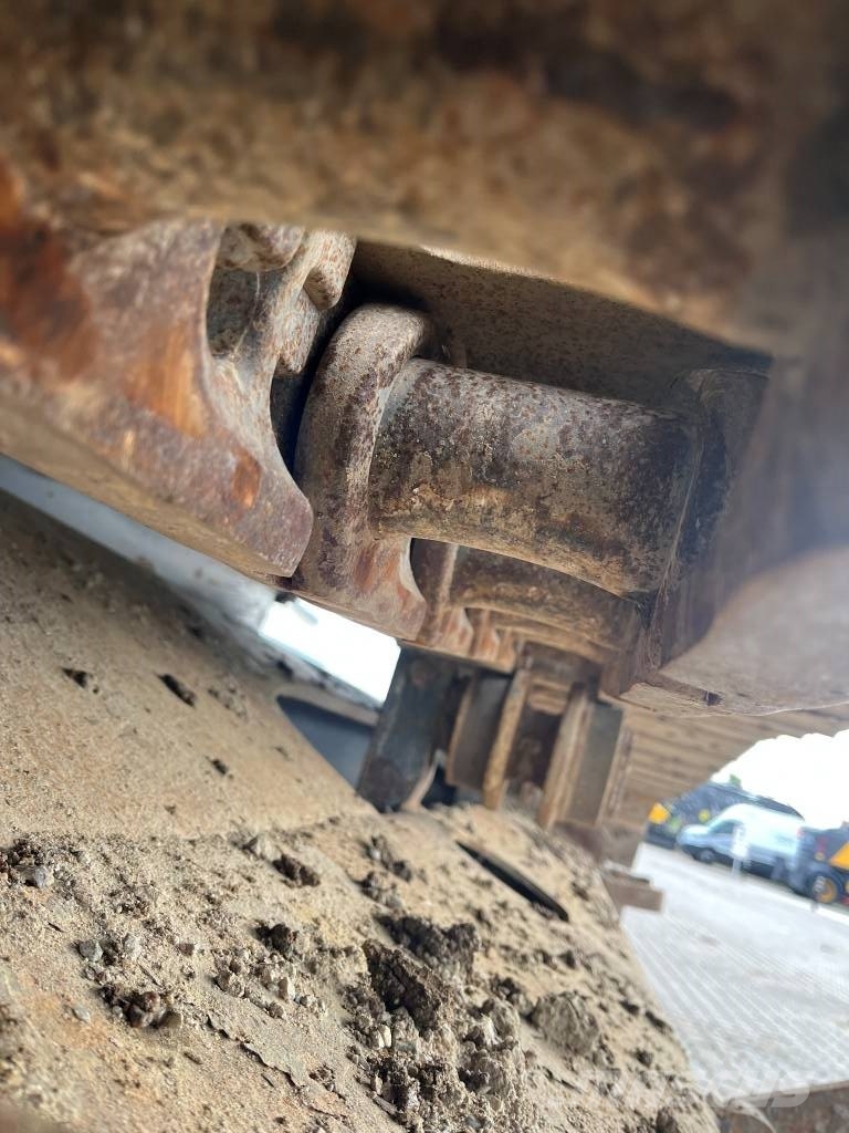 Volvo EC300EL Kāpurķēžu ekskavatori