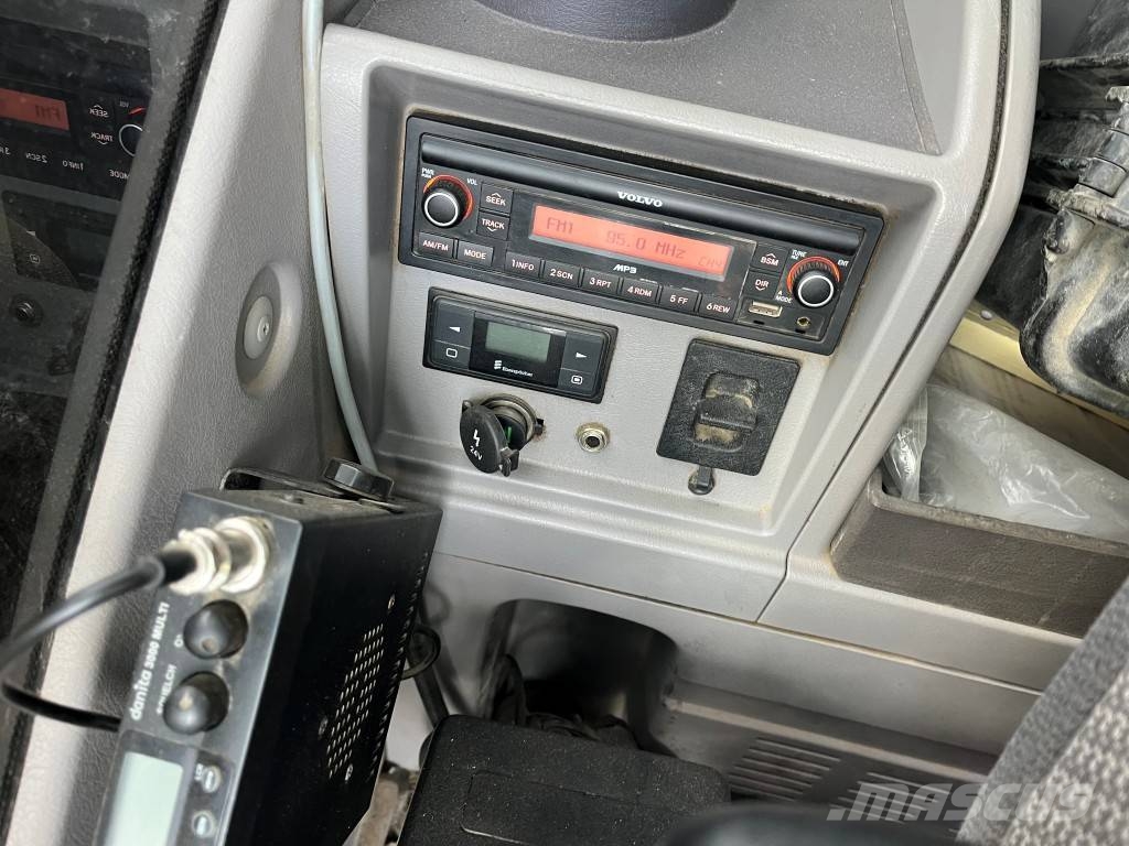 Volvo EC300EL Kāpurķēžu ekskavatori