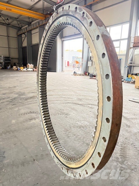 Liebherr LH 22 C USED SWING RING Getriebe
