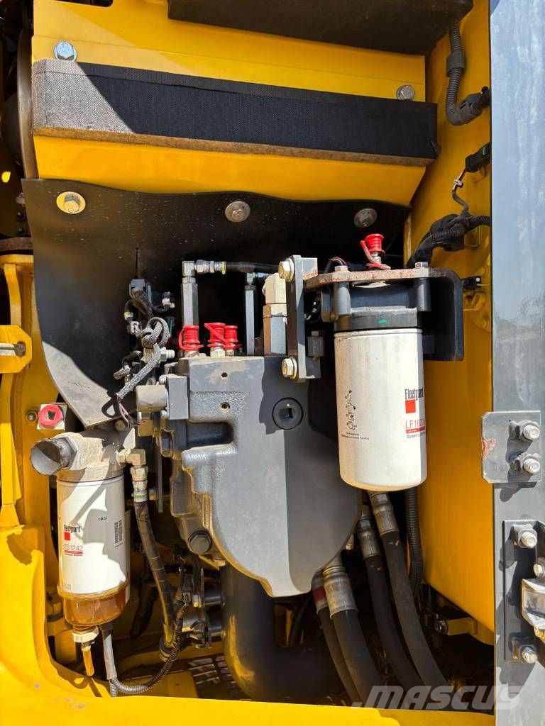 Komatsu PC 228 USLC-11 Εκσκαφείς με ερπύστριες