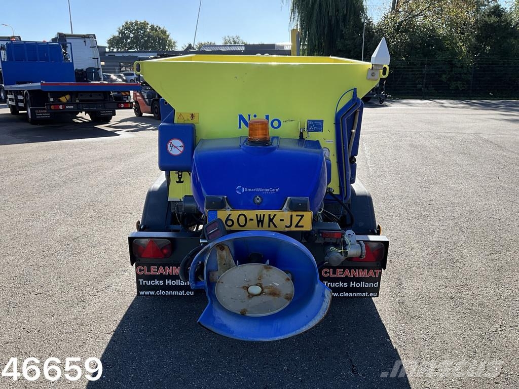 Esve 2-assige aanhangwagen met Nido 1,1 m³ zoustrooier その他トレーラー