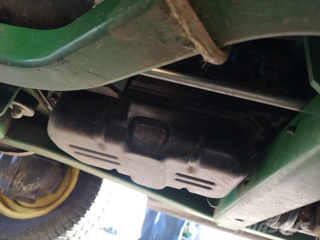 John Deere 1585 Päältäajettavat ruohonleikkurit