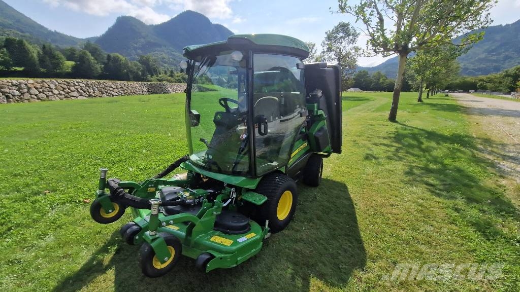 John Deere 1585 Päältäajettavat ruohonleikkurit