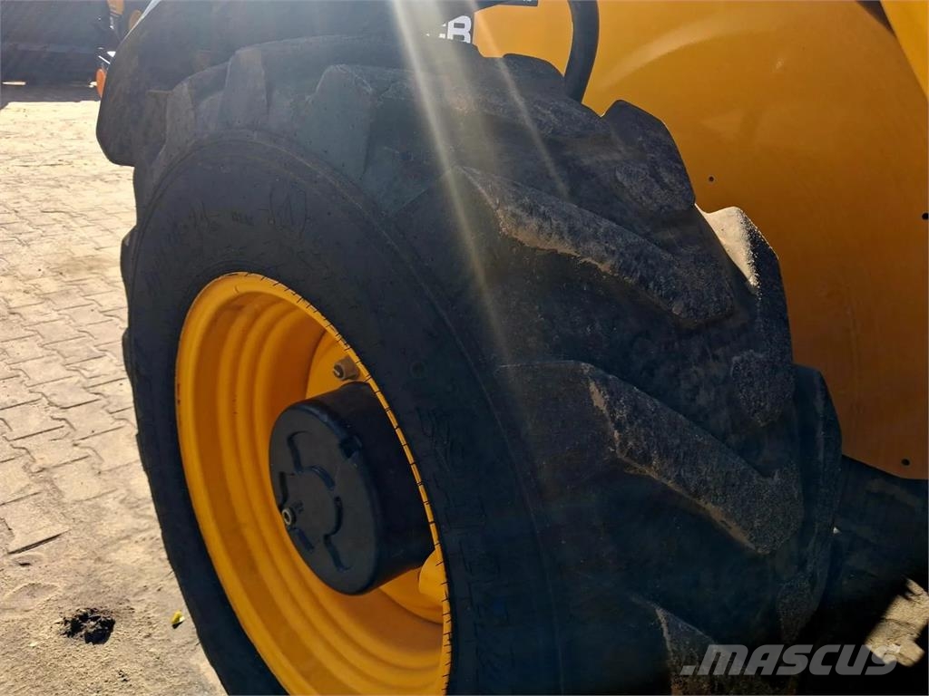 JCB 540-140 مناولات متداخلة