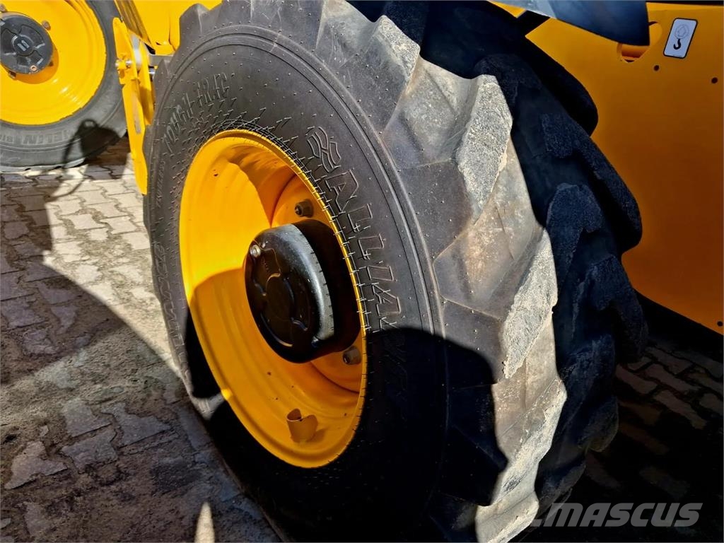 JCB 540-140 مناولات متداخلة