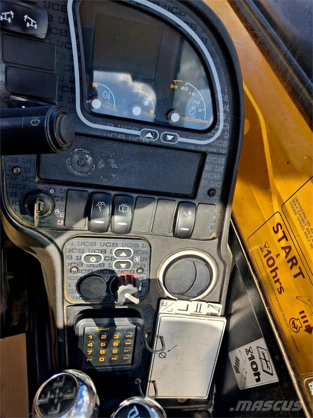 JCB 540-140 مناولات متداخلة