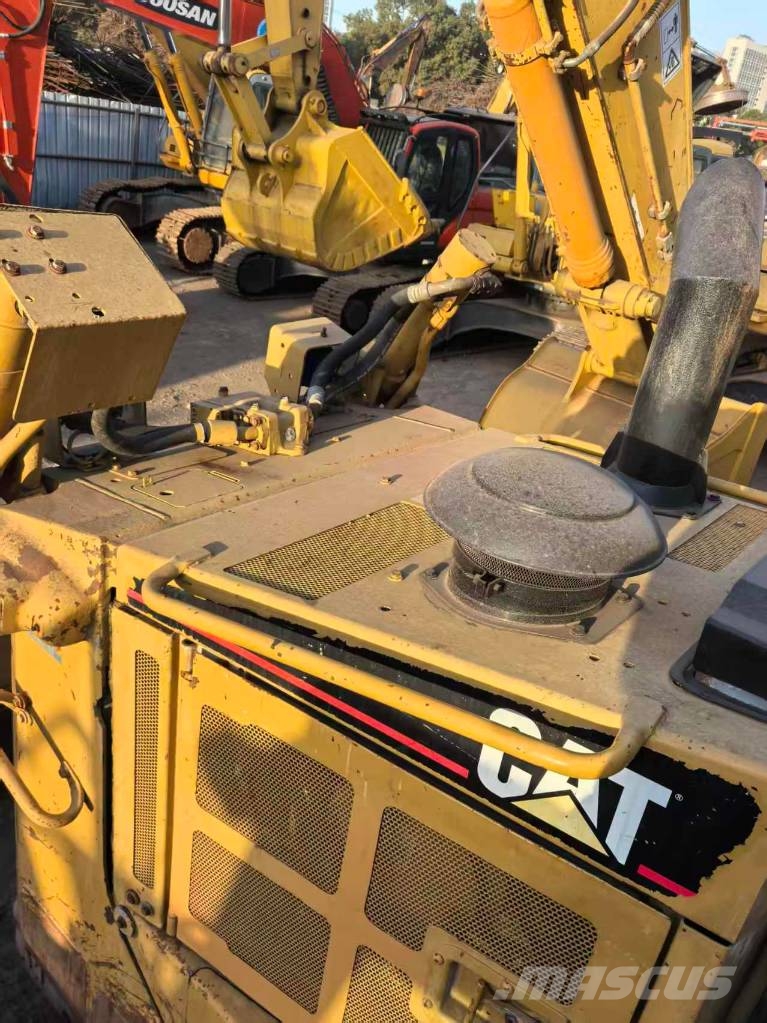 CAT D 6 R 履帶推土機