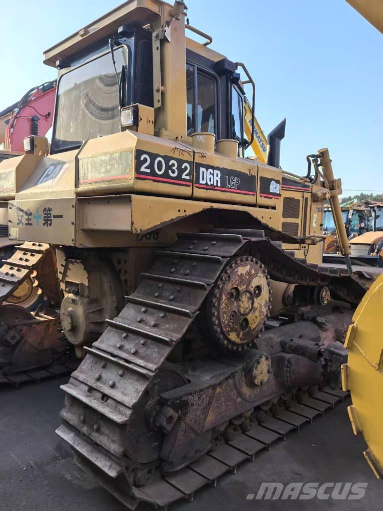 CAT D 6 R 履帶推土機
