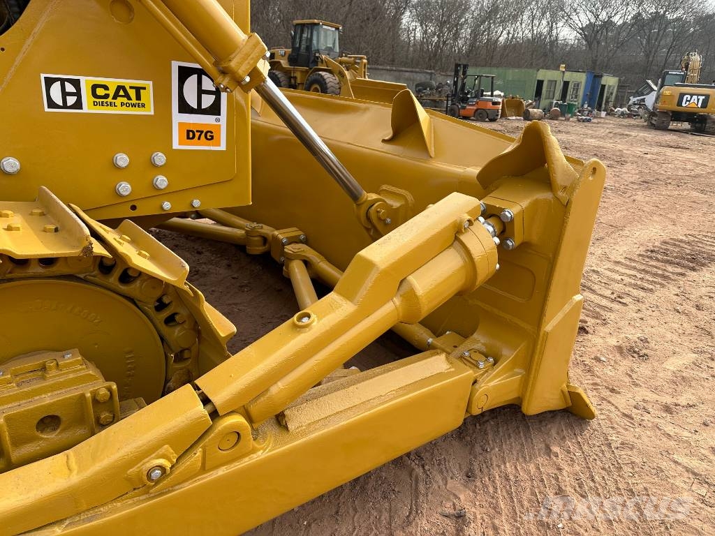 CAT D7G Buldožerji goseničarji