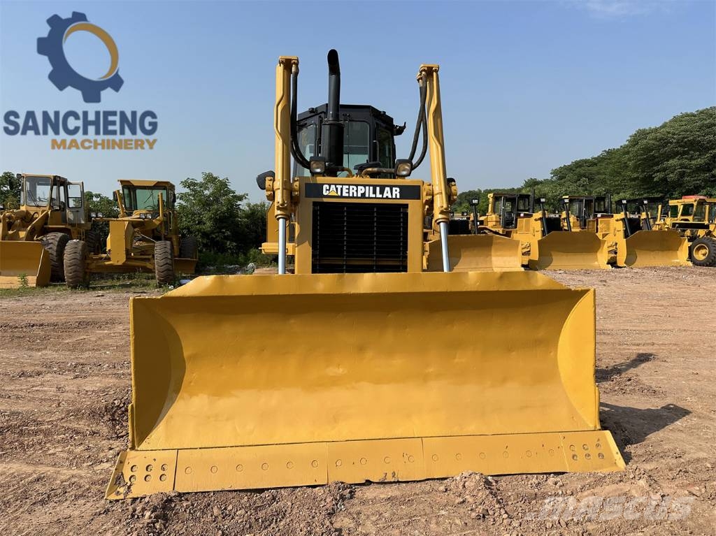 CAT D6G بلدوزرات مجنزرة