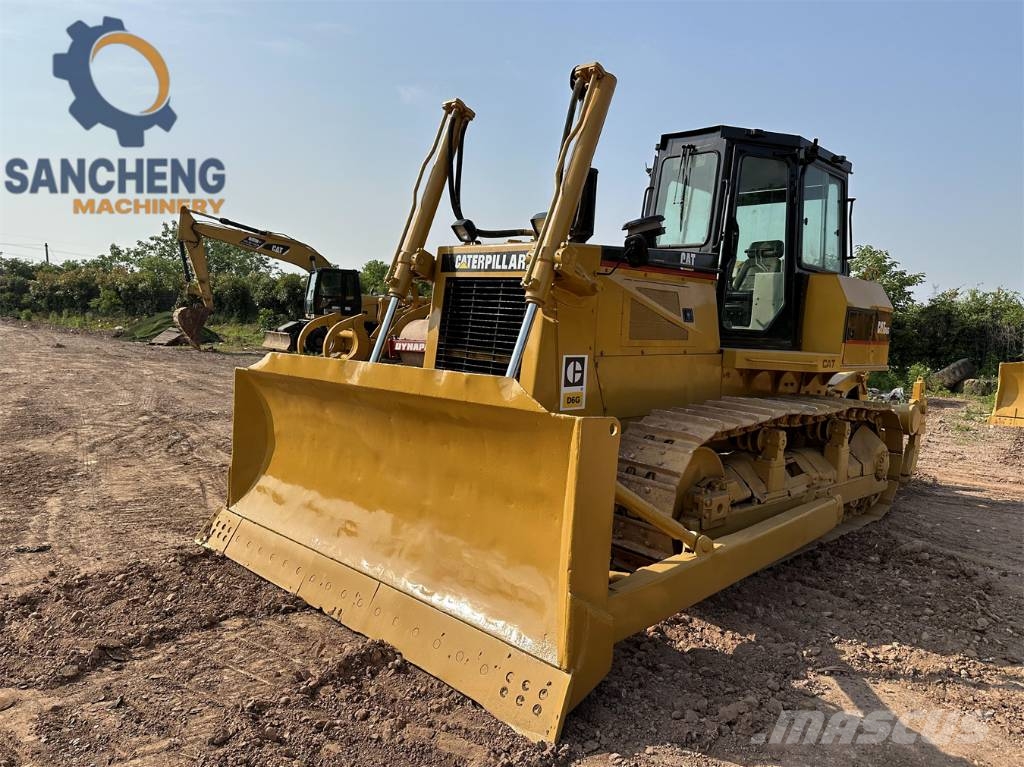 CAT D6G بلدوزرات مجنزرة