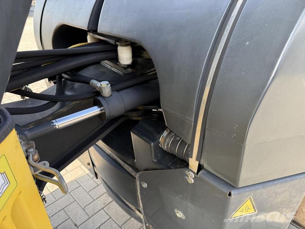 Bomag BW 151 AD-4 Cilindri compactori dubli
