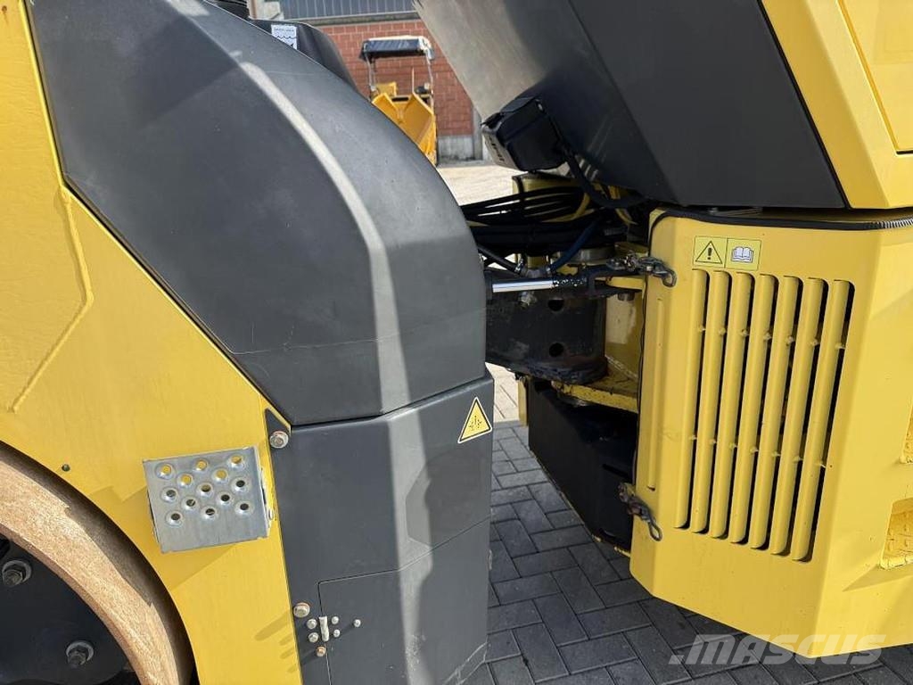 Bomag BW 151 AD-4 Valjci sa duplim bubnjem