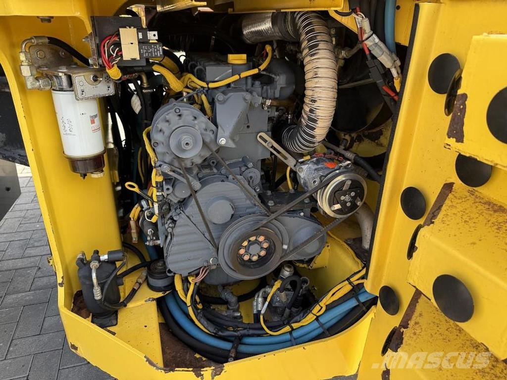 Bomag BW 151 AD-4 Valjci sa duplim bubnjem