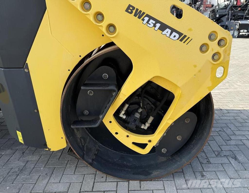 Bomag BW 151 AD-4 Valjci sa duplim bubnjem