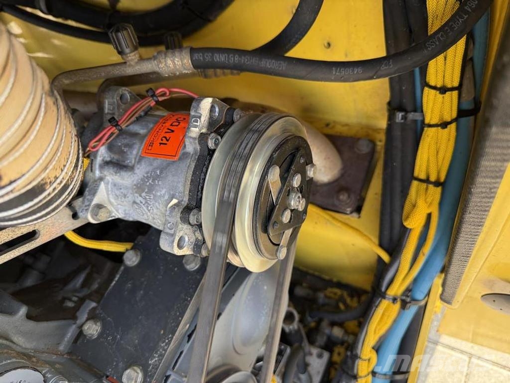 Bomag BW 151 AD-4 Valjci sa duplim bubnjem