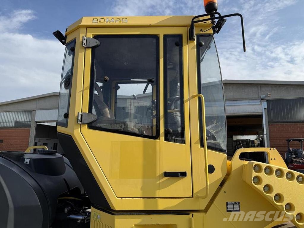 Bomag BW 151 AD-4 Valjci sa duplim bubnjem