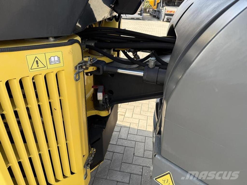 Bomag BW 151 AD-4 Valjci sa duplim bubnjem