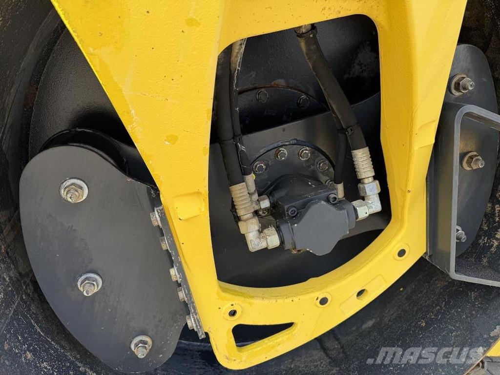 Bomag BW 151 AD-4 Valjci sa duplim bubnjem