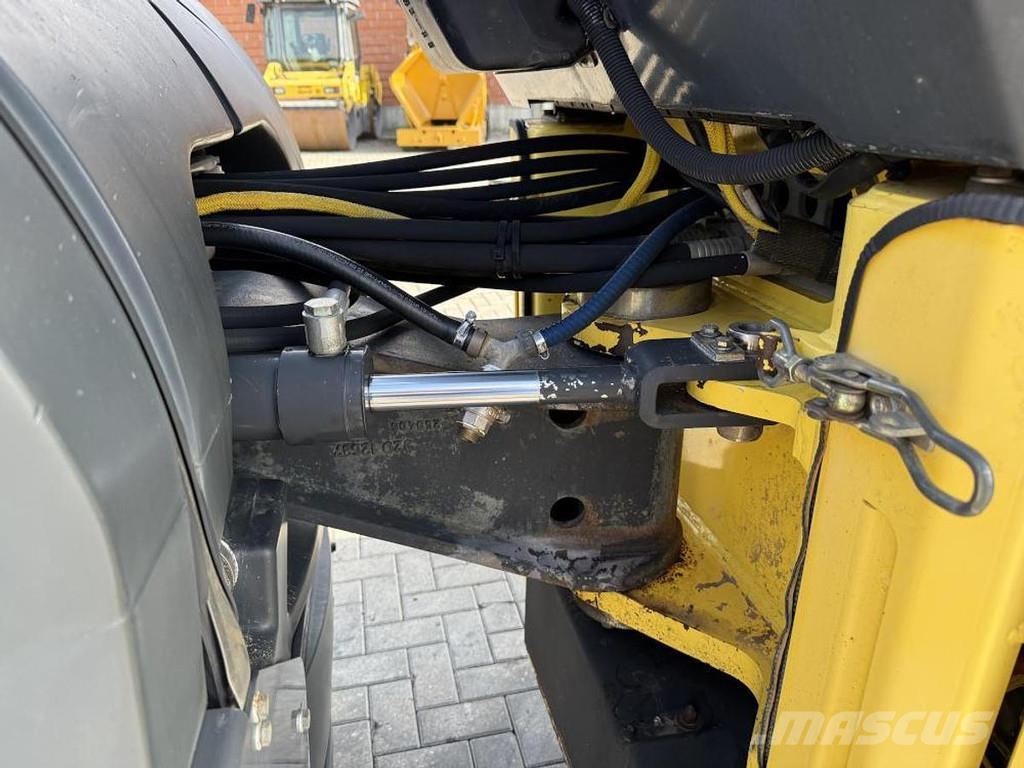 Bomag BW 151 AD-4 Valjci sa duplim bubnjem