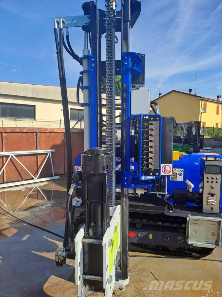 TURCHI 300F solar pile driver Копрові установки