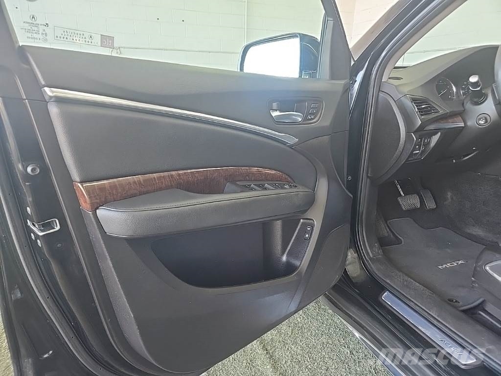 Acura MDX Автомобілі